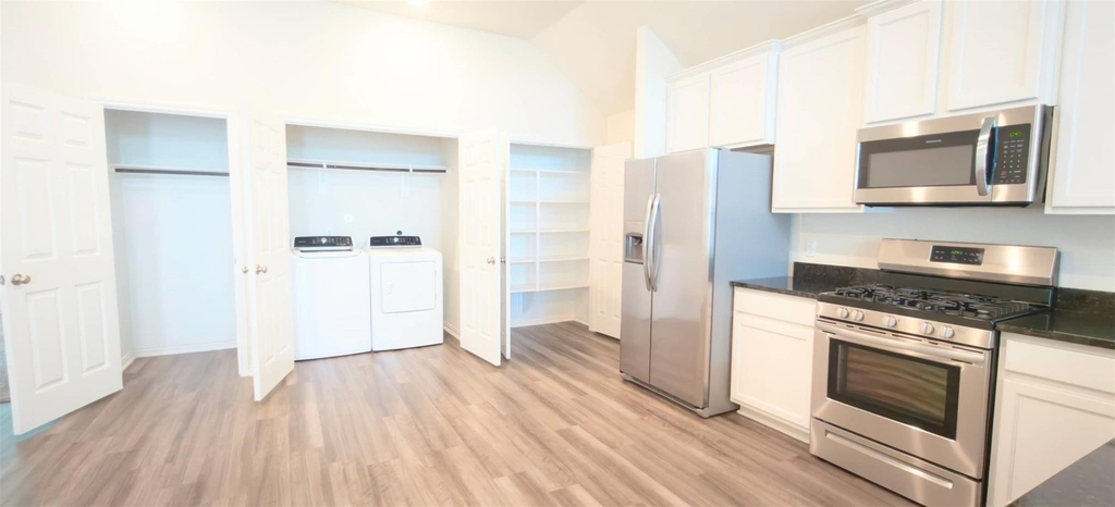 15715 Crosby Hall Drive - Photo 3