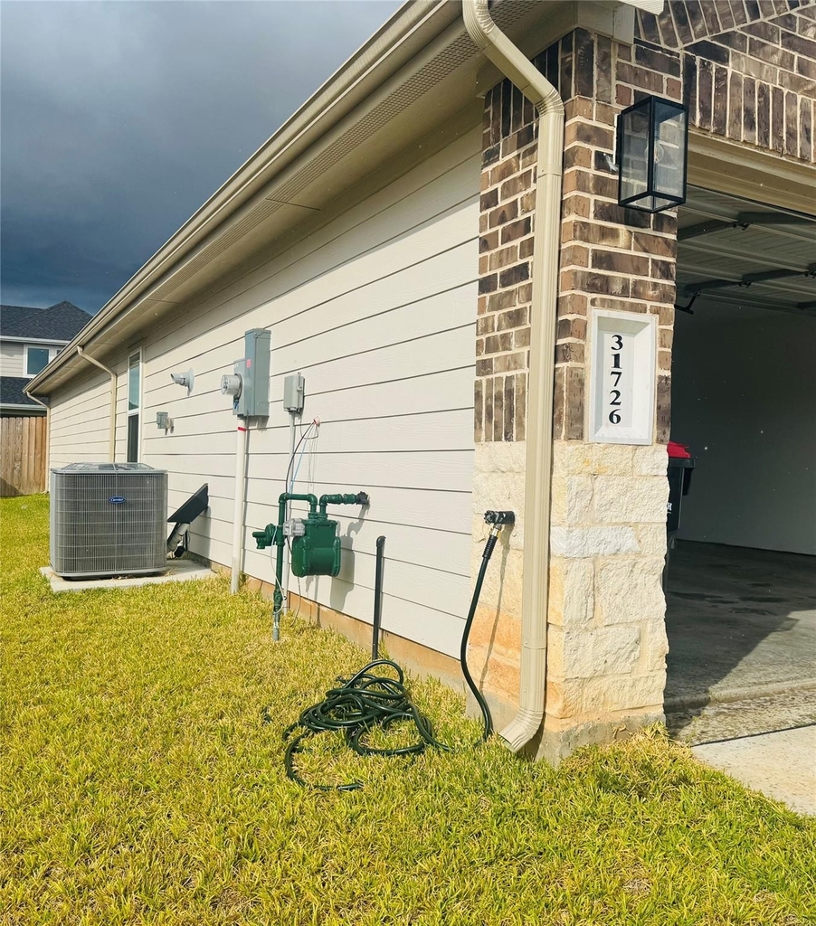 31726 Sutton Meadows Lane - Photo 6