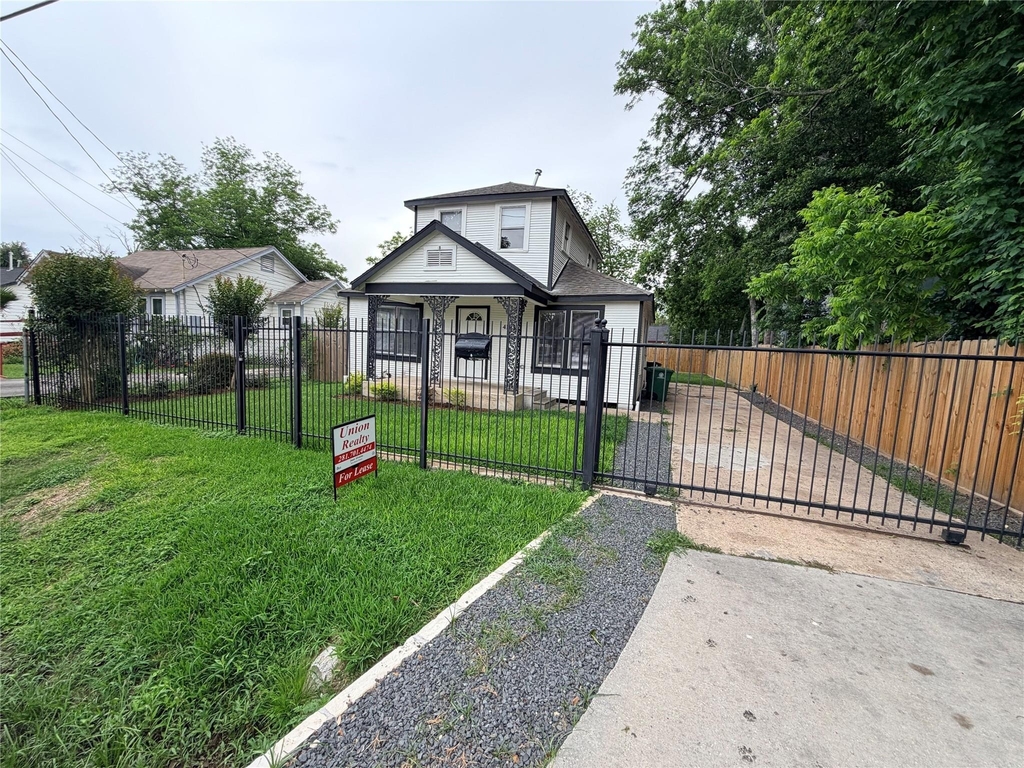 4103 Delhi Street - Photo 1