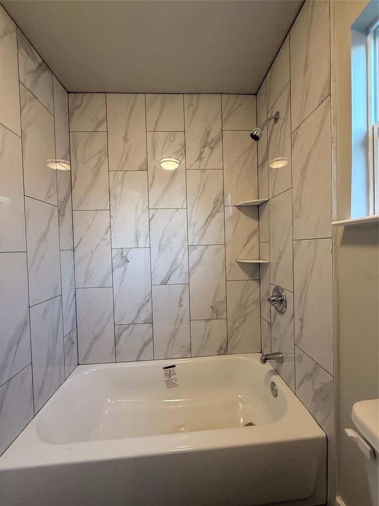 4103 Delhi Street - Photo 15