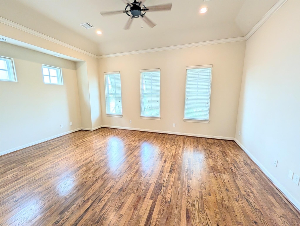 226 E 28th Street - Photo 21