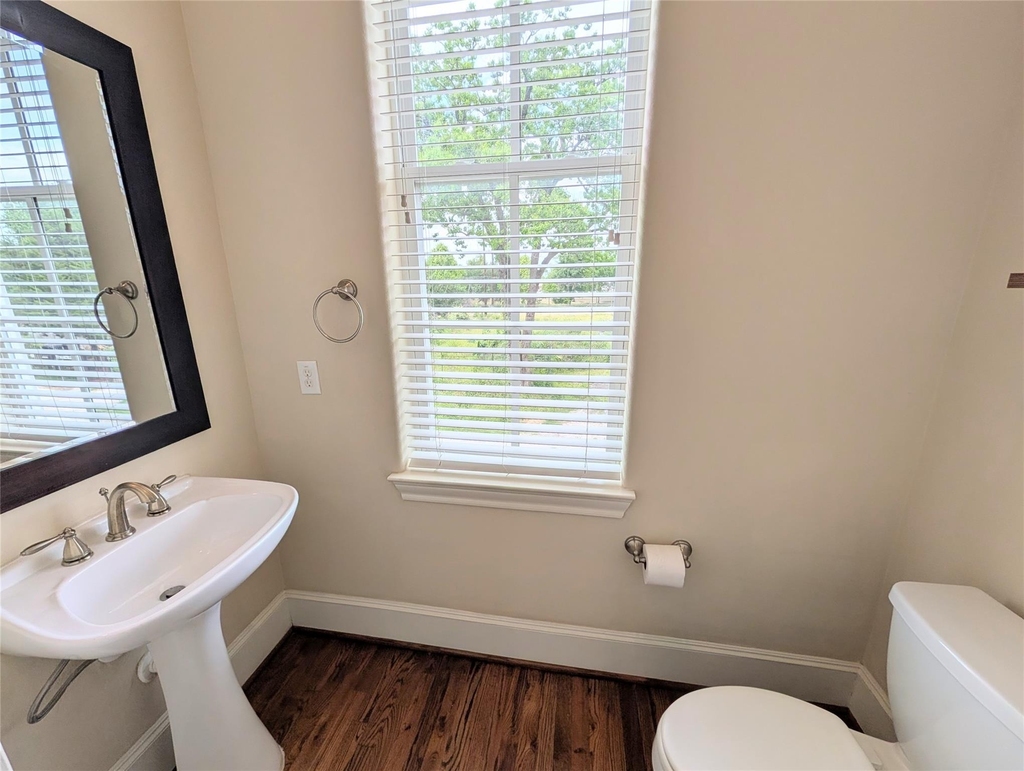 226 E 28th Street - Photo 14