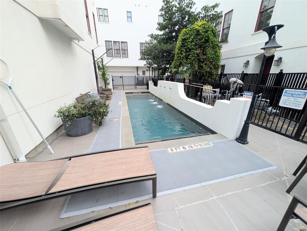 226 E 28th Street - Photo 29