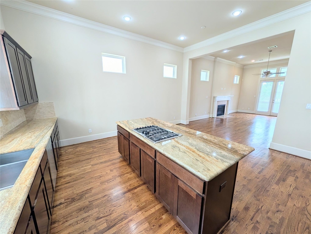 226 E 28th Street - Photo 10