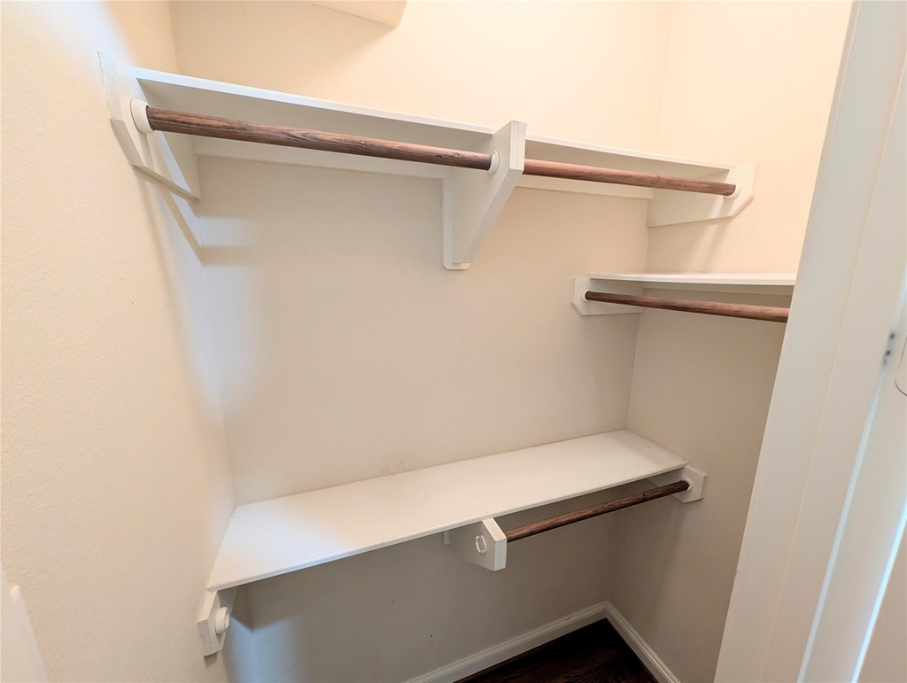 226 E 28th Street - Photo 4