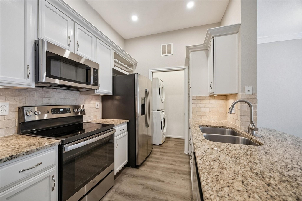 5353 Memorial Drive - Photo 1