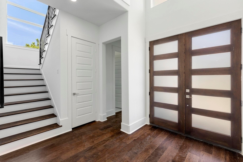 114 Bentwood Dr - Photo 2