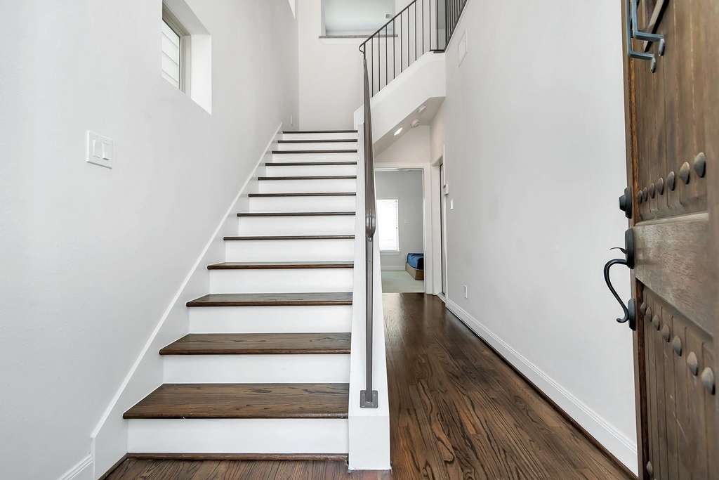 1221 Bonner Street - Photo 2