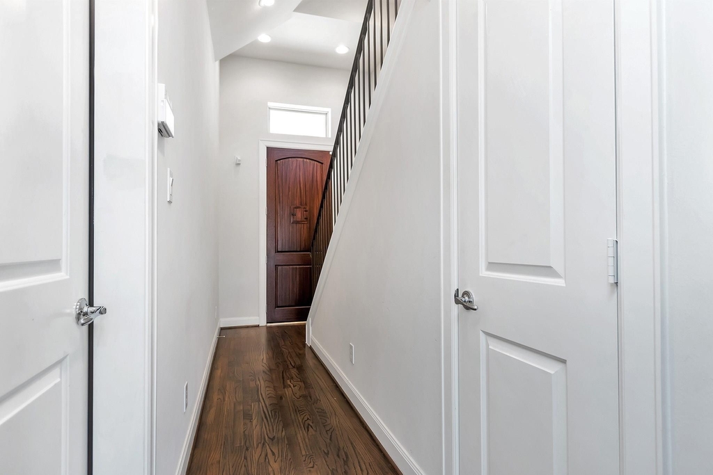 1221 Bonner Street - Photo 3