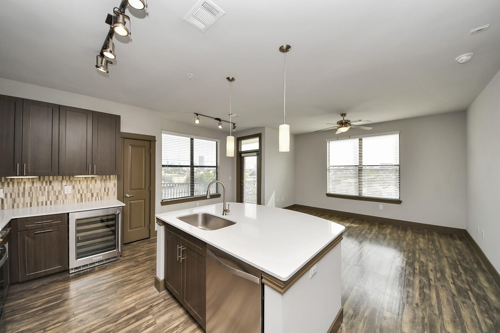 5454 Washington St Avenue - Photo 3