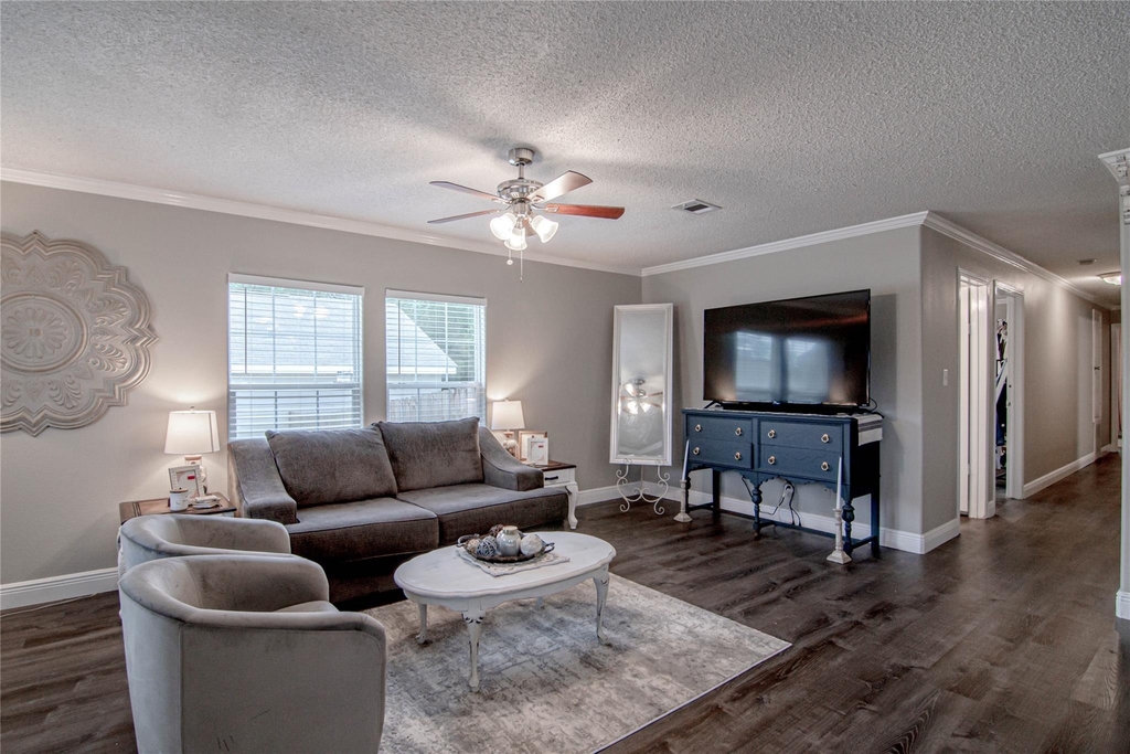 162 Varsity Drive - Photo 2