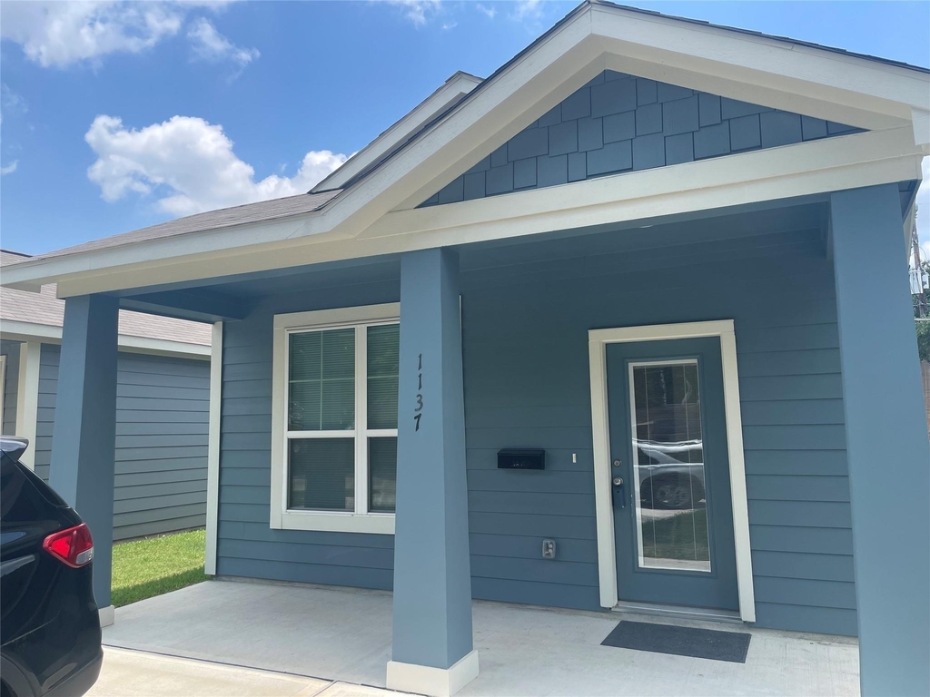 1137 4th Street - Photo 1
