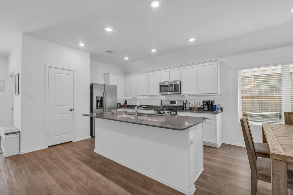 1413 Cantabria Court - Photo 6