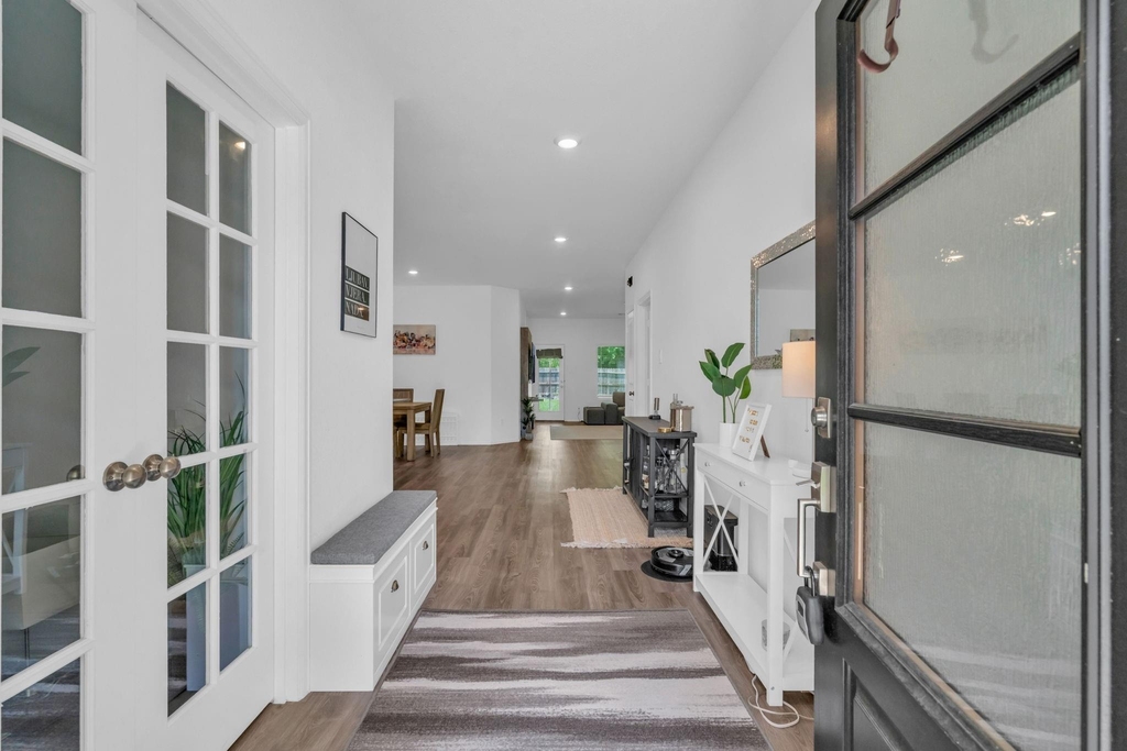 1413 Cantabria Court - Photo 2