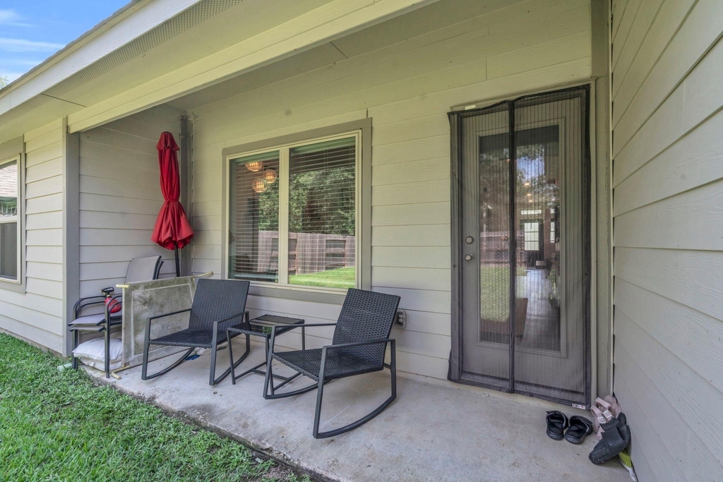 1413 Cantabria Court - Photo 18