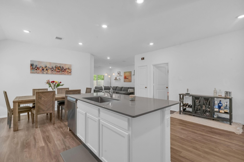 1413 Cantabria Court - Photo 7