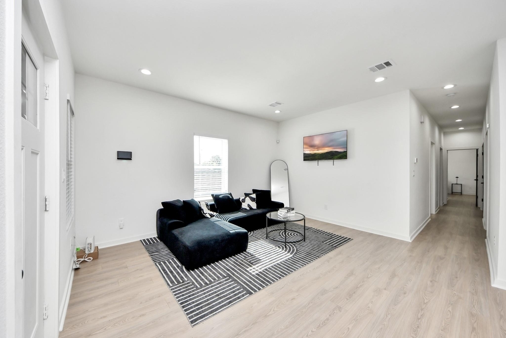 9732 Tuffly Street - Photo 4