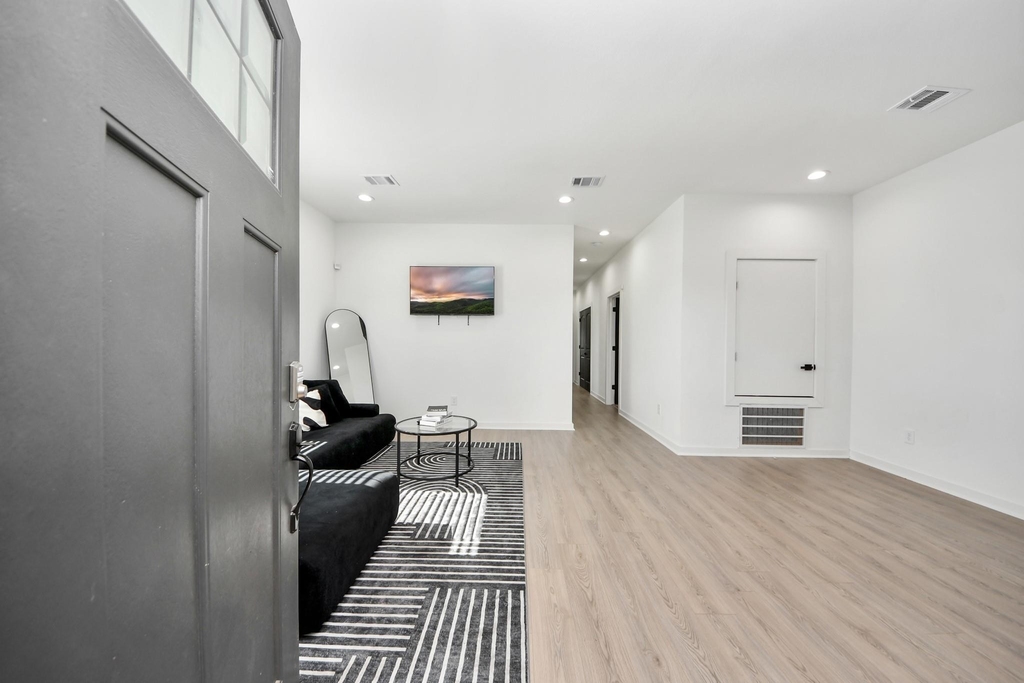 9732 Tuffly Street - Photo 3
