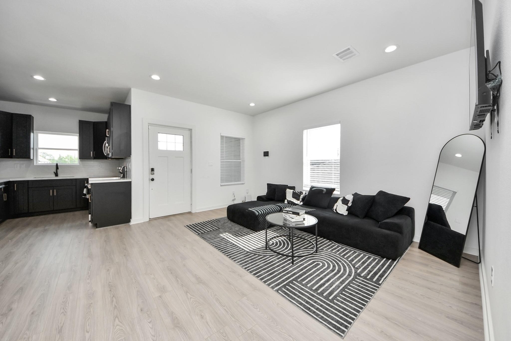 9732 Tuffly Street - Photo 8