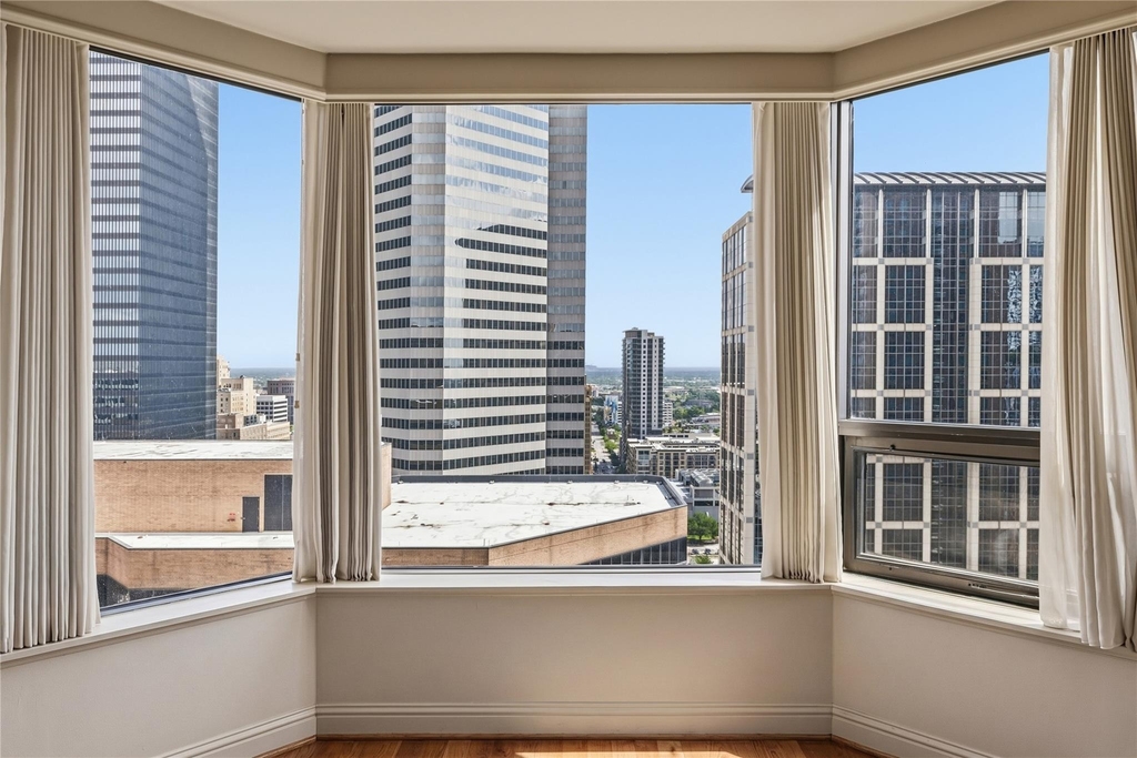 1111 Caroline Street - Photo 10