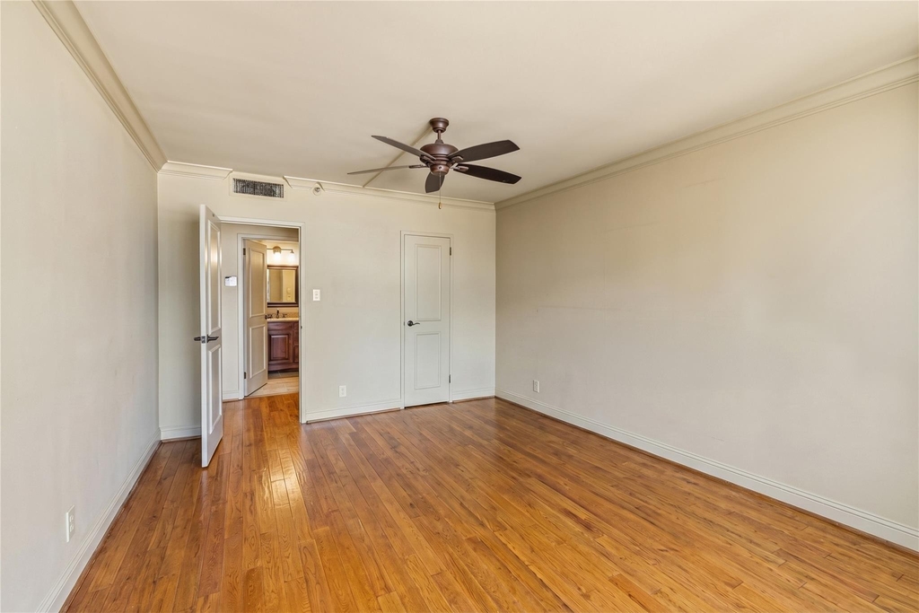 1111 Caroline Street - Photo 8