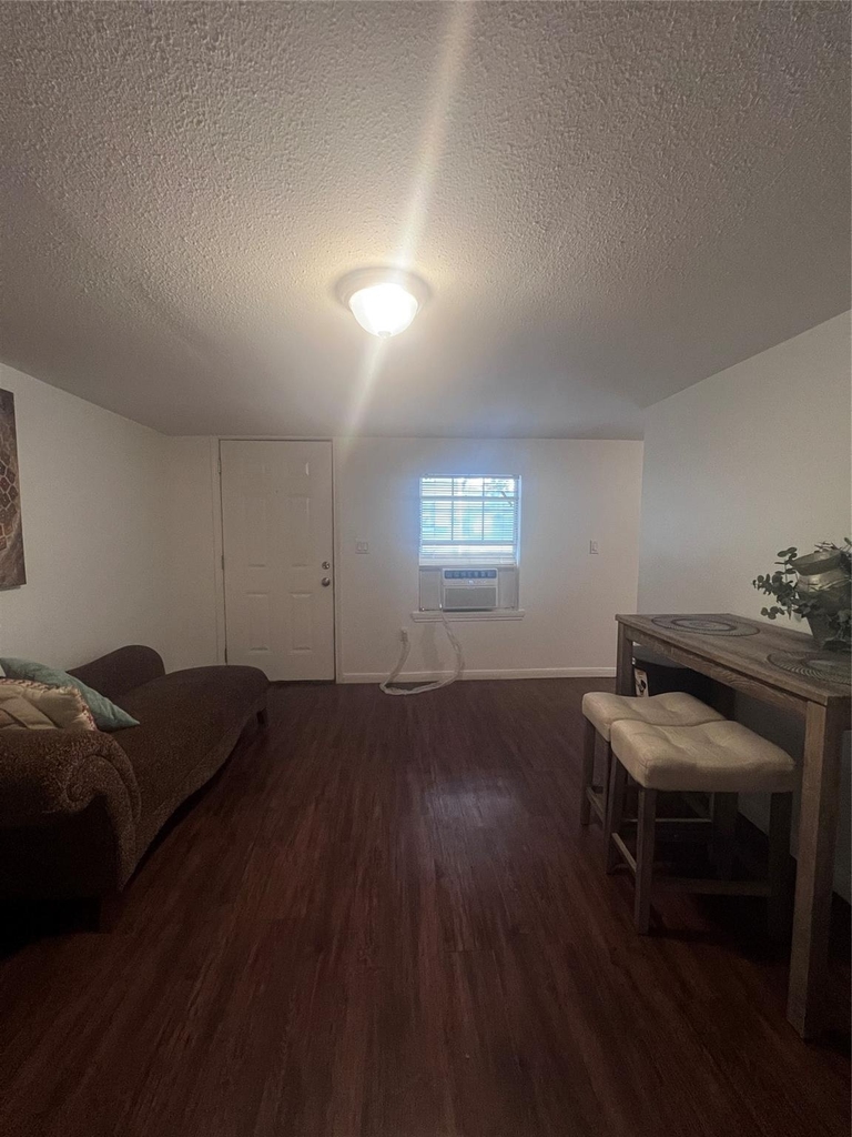 607 Enid Street - Photo 2