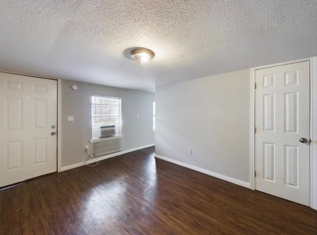 607 Enid Street - Photo 1