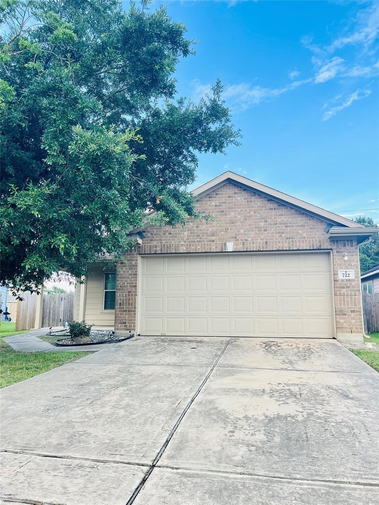 722 Pequin Road - Photo 0
