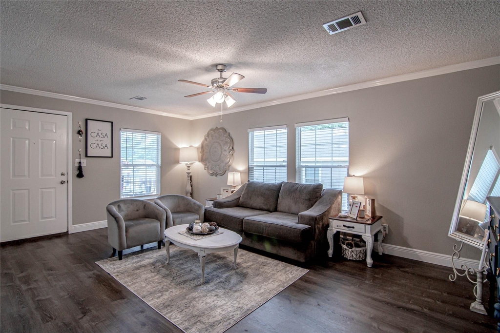 160 Varsity Drive - Photo 5