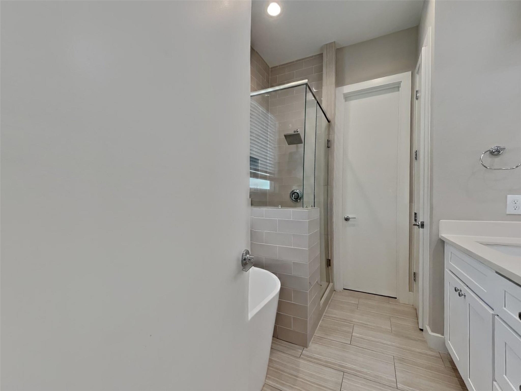 5902 Gardendale Drive - Photo 7