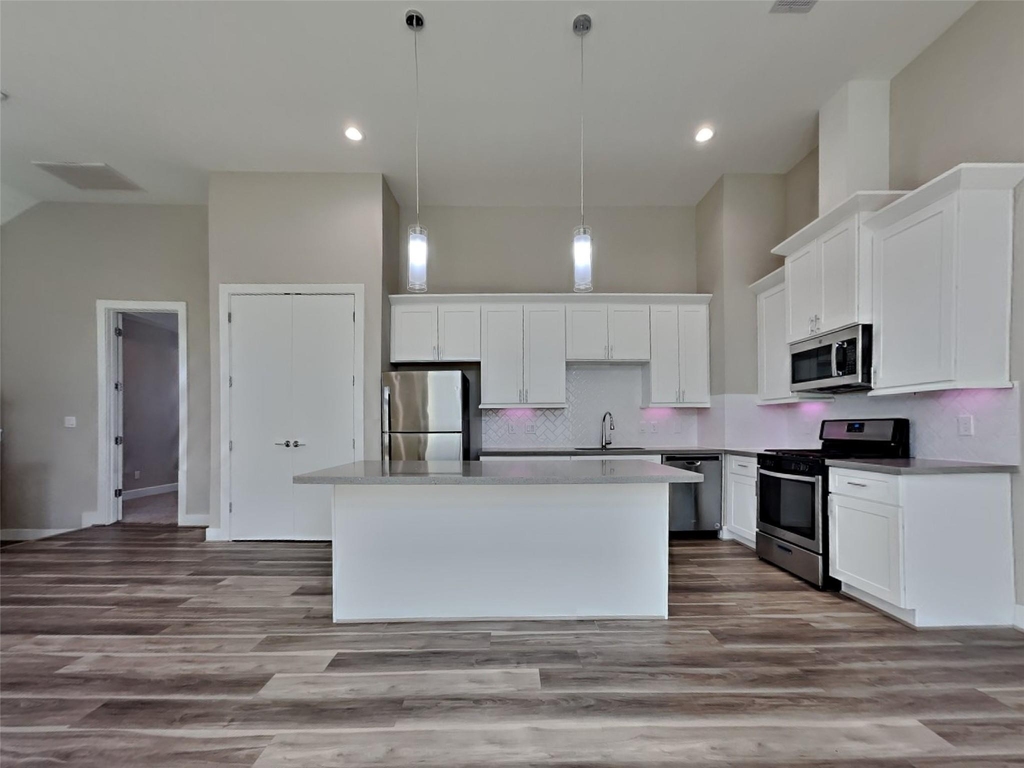 5902 Gardendale Drive - Photo 3