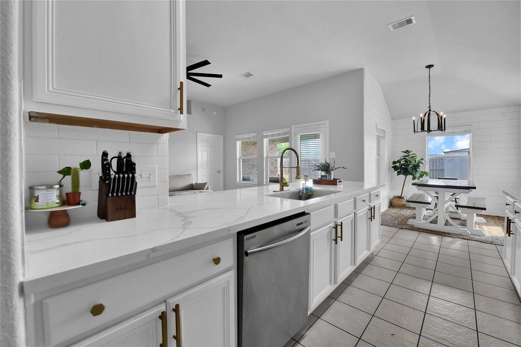 997 Hamilton Street - Photo 9