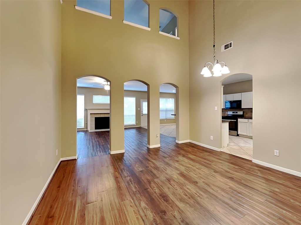 2306 Hollyfield Lane - Photo 4
