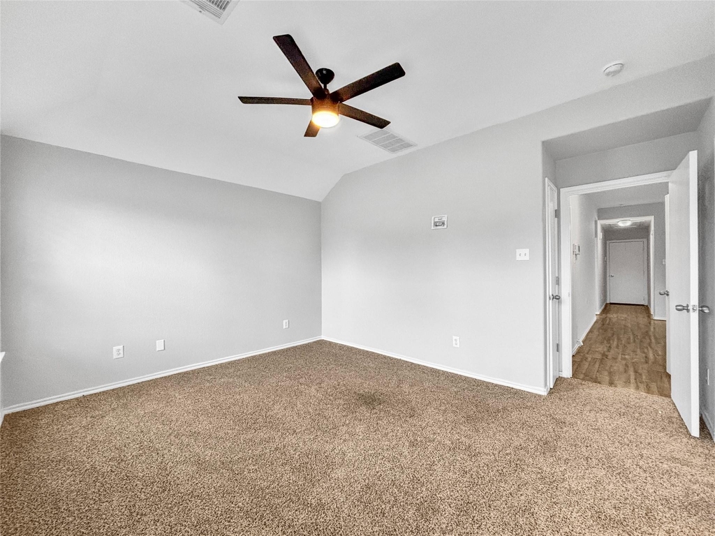 4311 Amaryllis Avenue - Photo 3