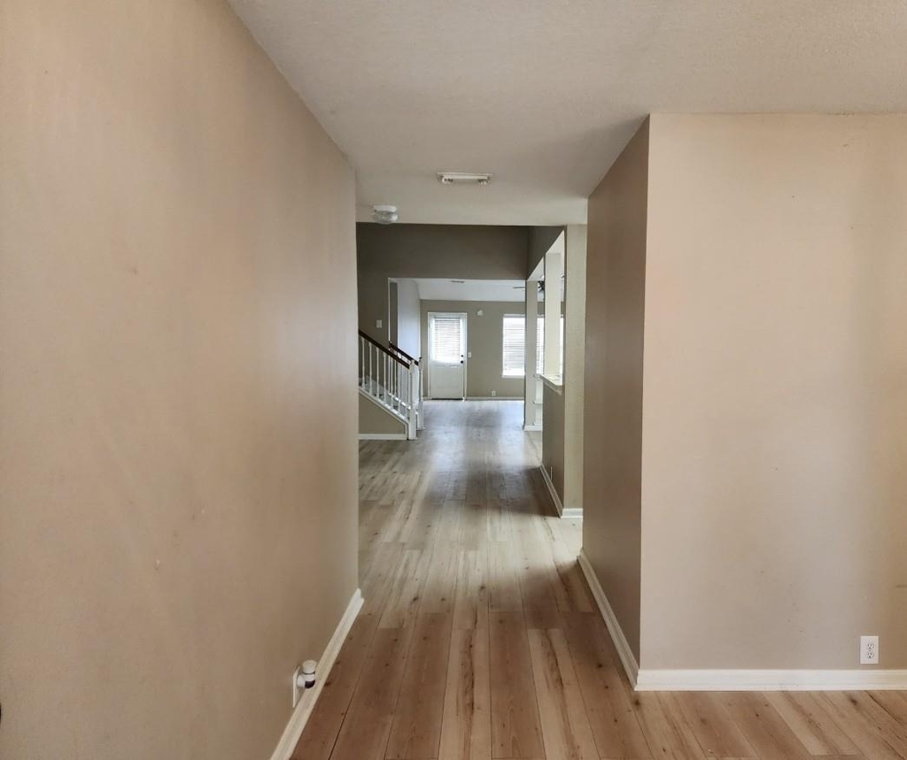 2725 Foster Hill Drive - Photo 1