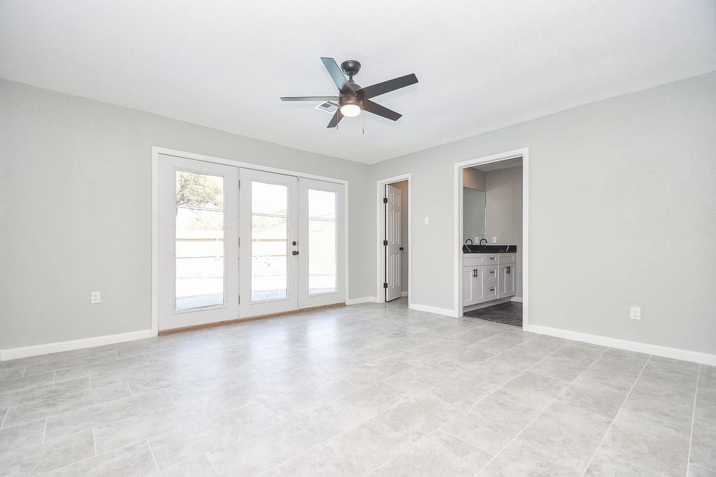 5850 Duxbury Street - Photo 22