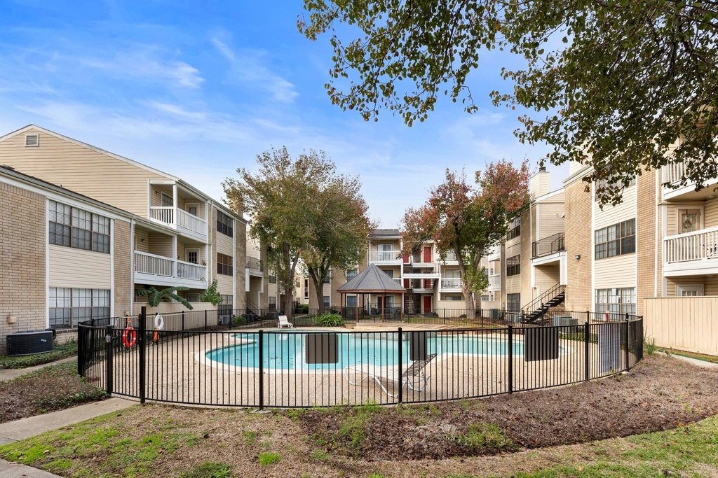 2750 Holly Hall Street - Photo 16
