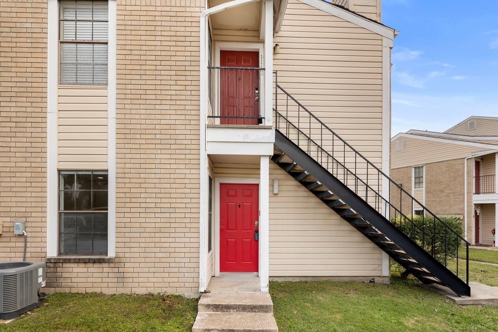 2750 Holly Hall Street - Photo 19