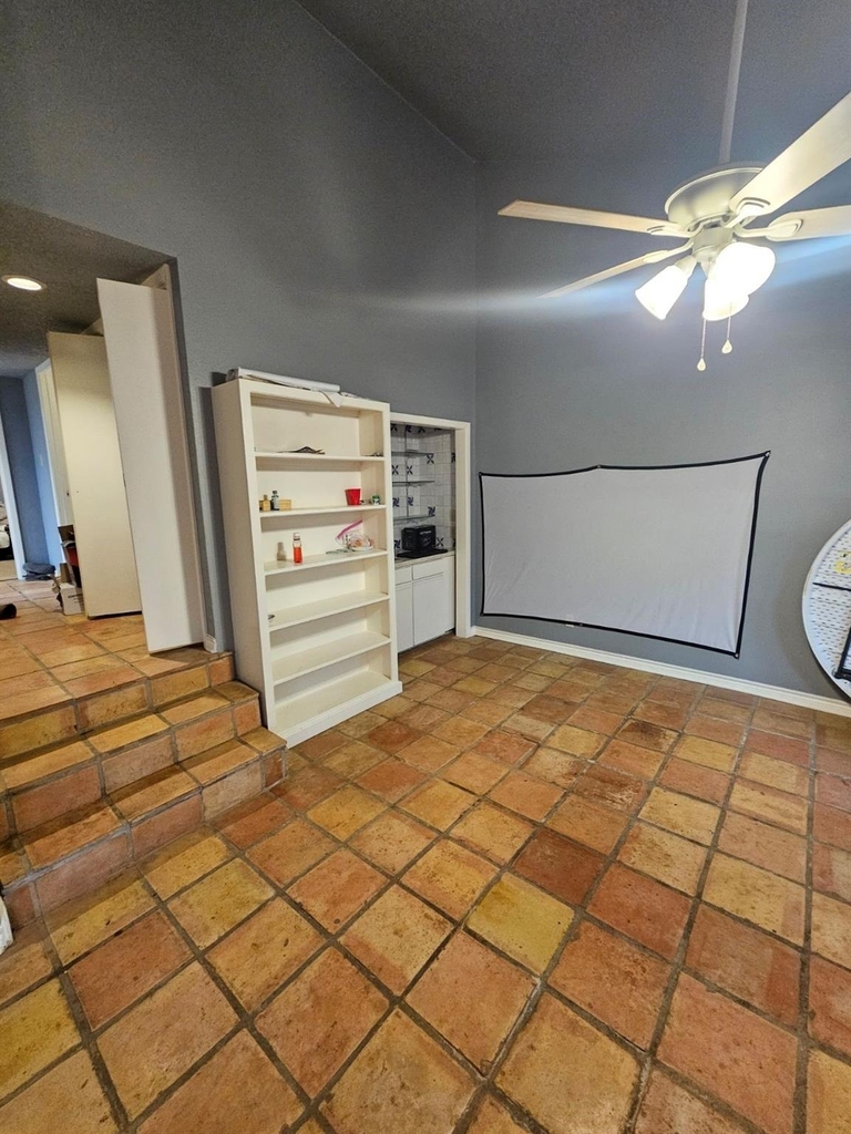 78 Villa Way - Photo 3