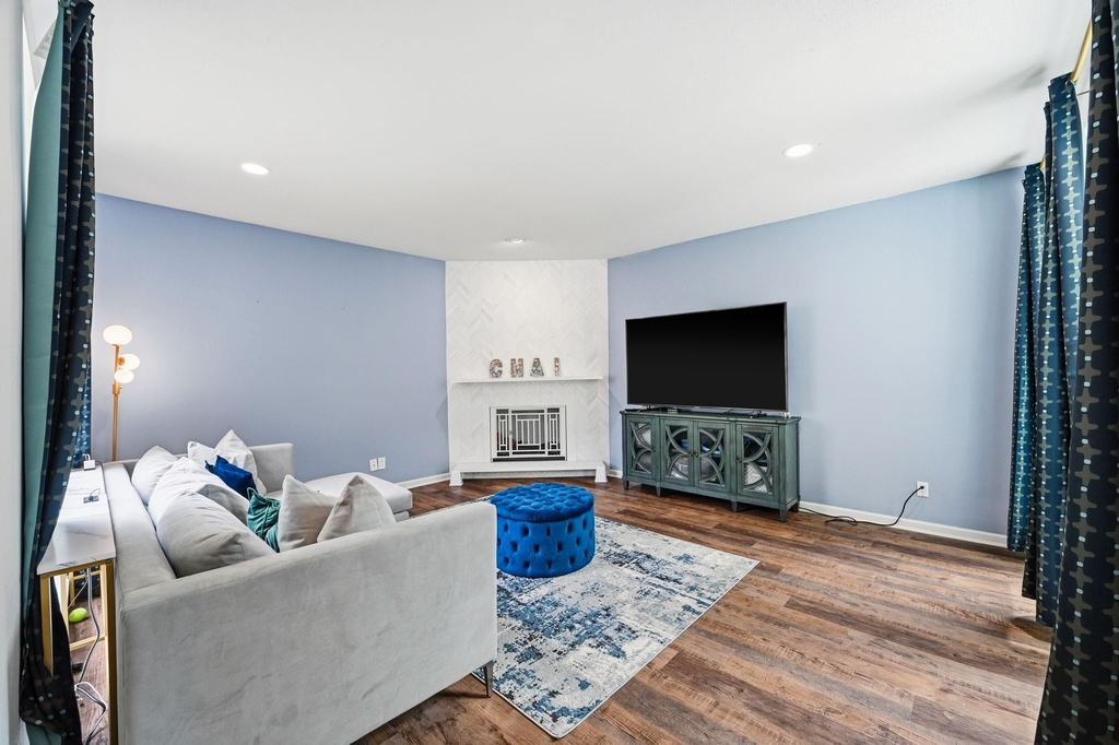 1116 Bering Drive - Photo 5