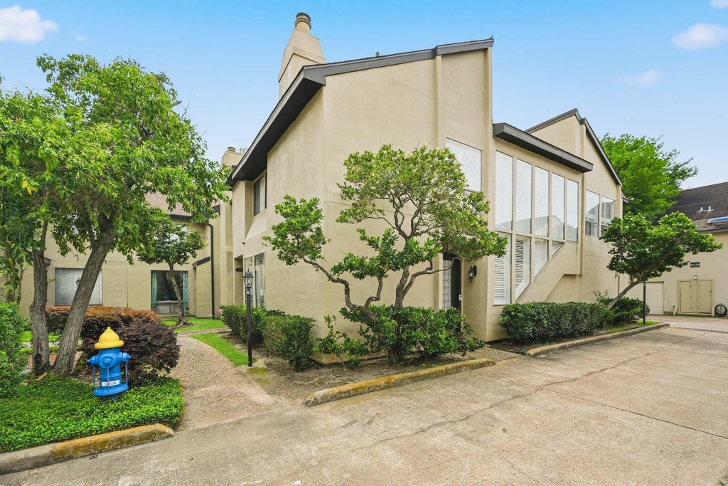 1116 Bering Drive - Photo 1