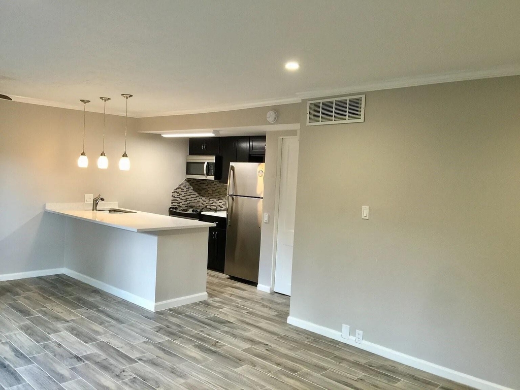 3271 Sul Ross - Photo 1
