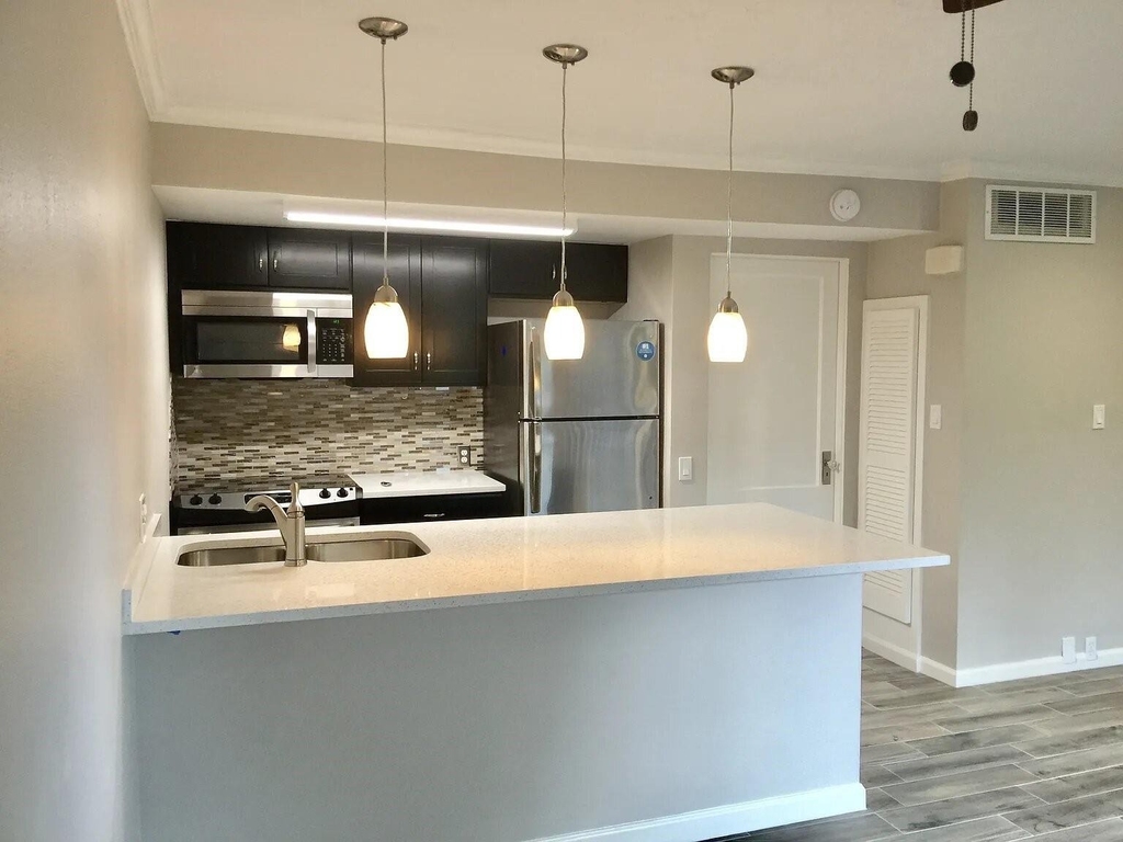 3271 Sul Ross - Photo 0