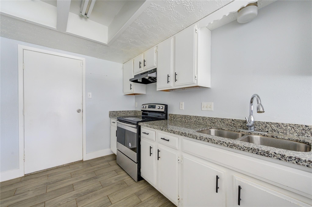 7506 Stone Pine Lane - Photo 9