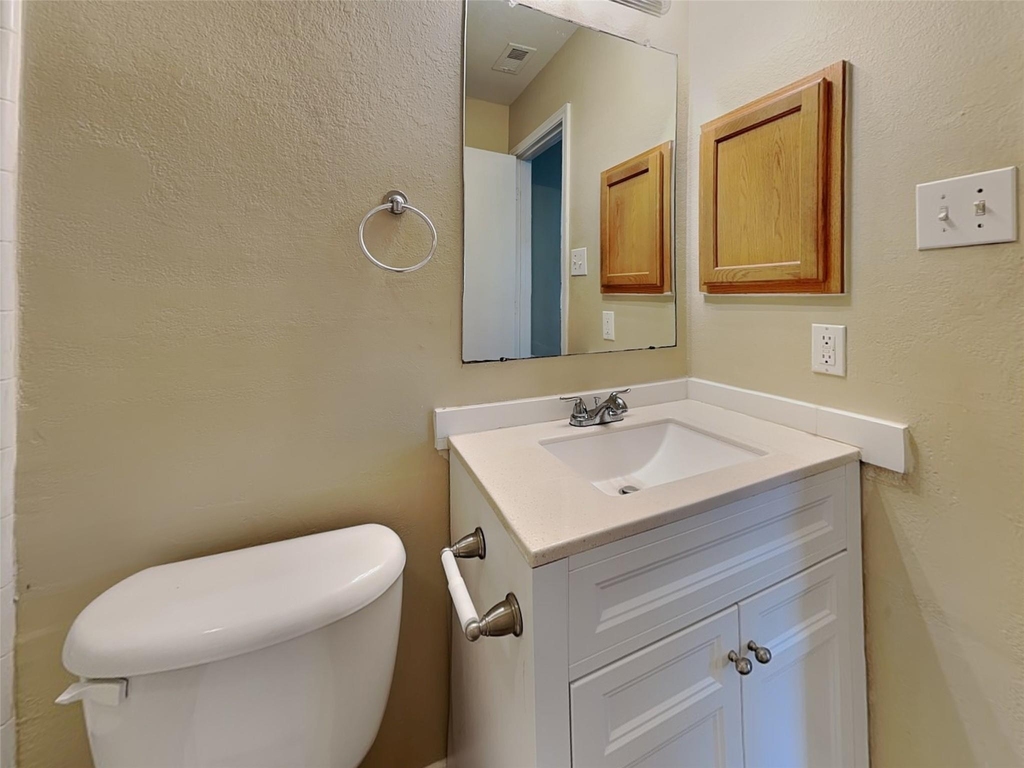 8102 Sweetstone Bluff Lane - Photo 16