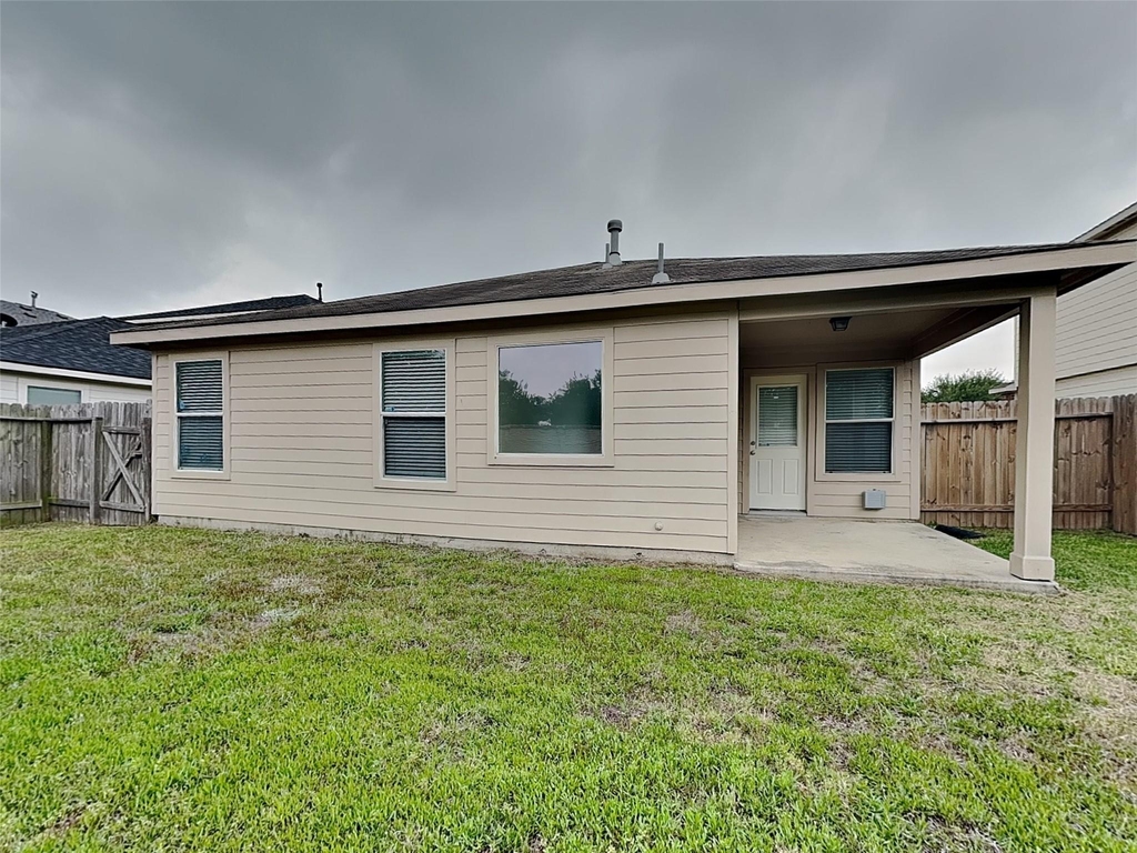 8102 Sweetstone Bluff Lane - Photo 19