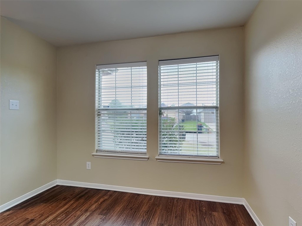 8102 Sweetstone Bluff Lane - Photo 4