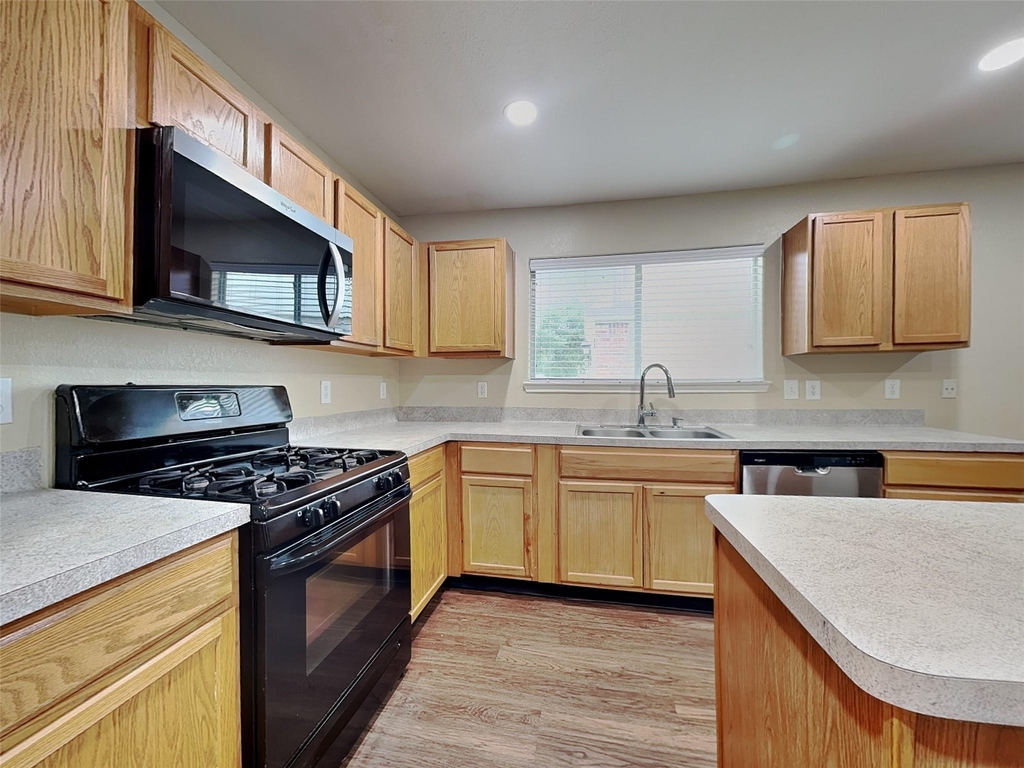 8102 Sweetstone Bluff Lane - Photo 1