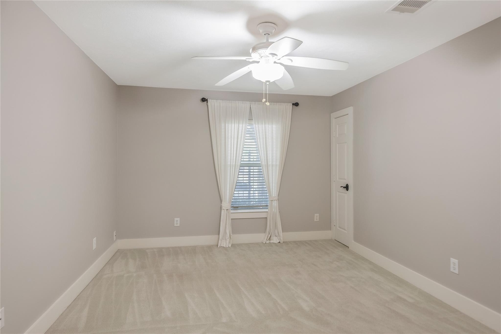 1207 Nagle Street - Photo 4