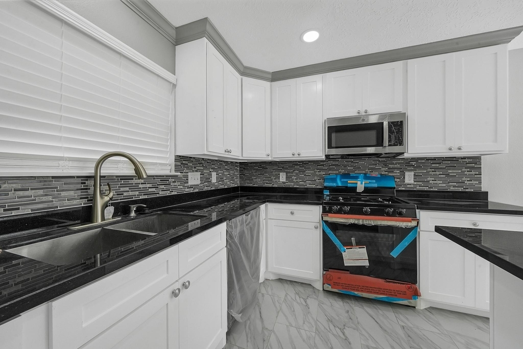 3515 Walden Drive - Photo 9